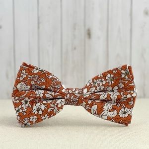 Men's Orange Retro Floral Bow Tie